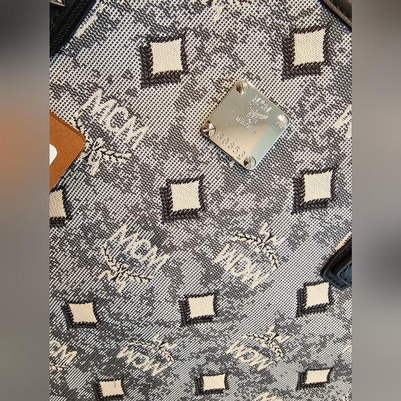 MCM Black and Gray Aren Tote - Picture 8 of 13